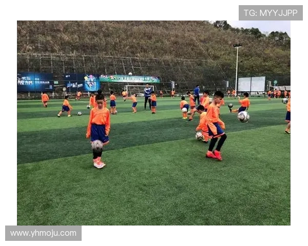 深圳足球队荣登足球团队协作排行榜第一名展现团队精神与实力 深圳足球队荣登足球团队协作排行榜第一名展现团队精神与实力