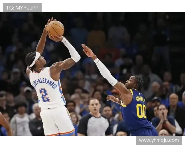 爵士与雷霆首战激烈对决球员表现与战术分析全景回顾